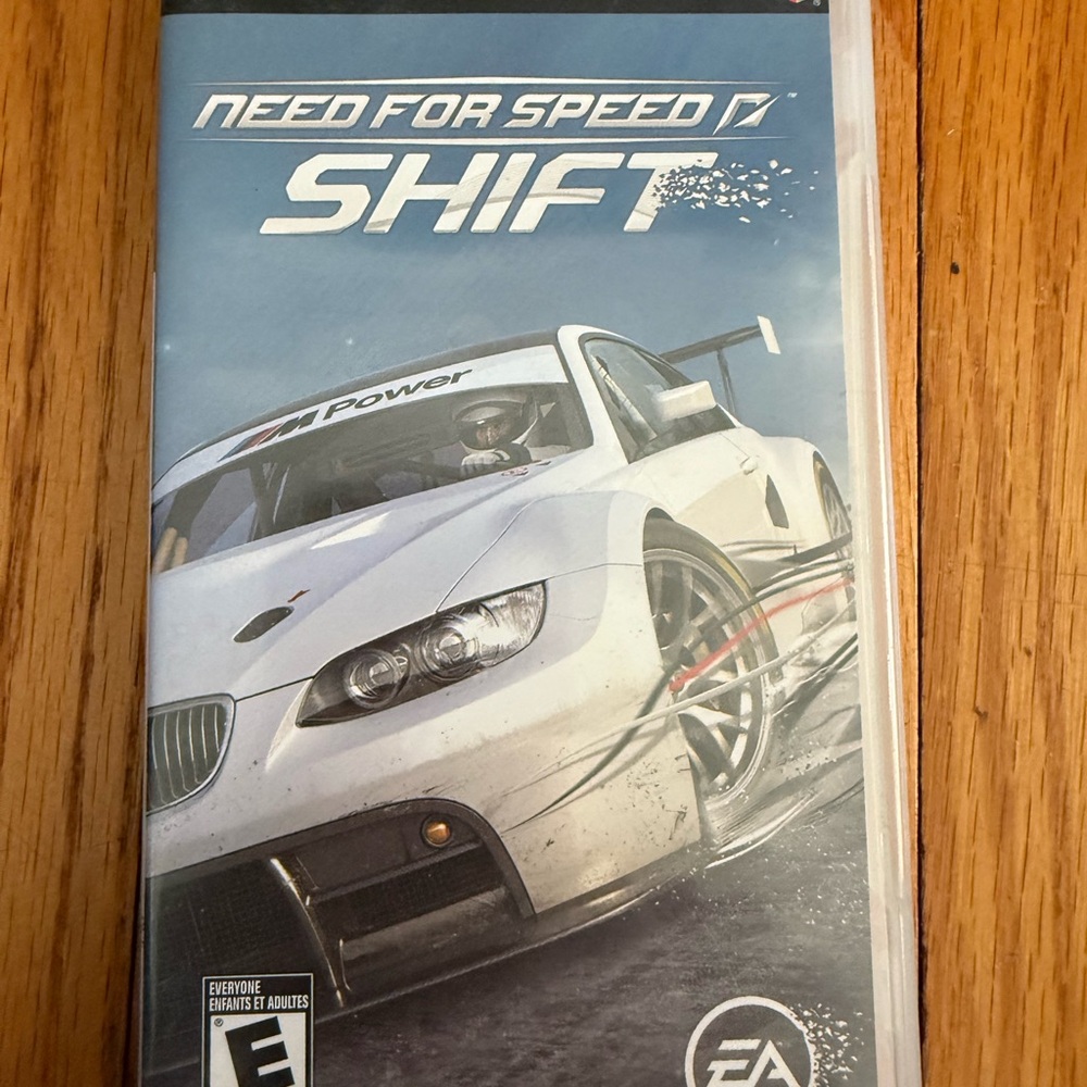 Need for Speed: Shift - White Edition - Picture 1 of 3